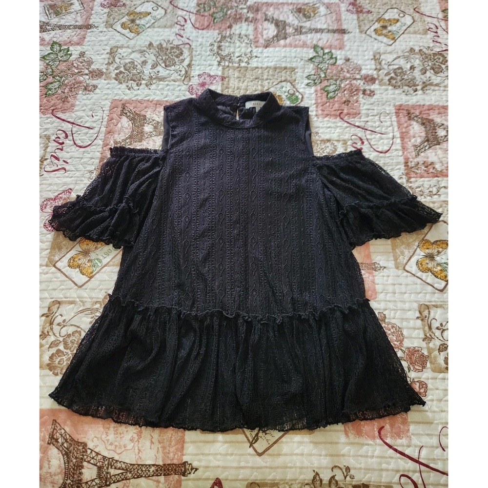 RO & DE Black cold shoulder lace Womens Blouse Short Sleeve Mock Neck Size XS